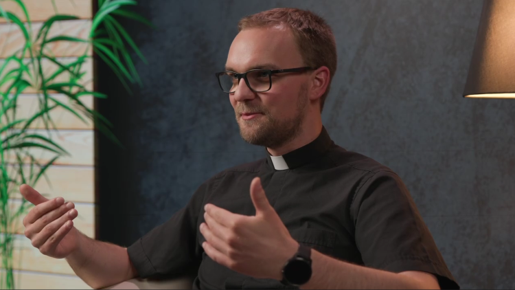 Dr. Gabriel Kavčič: “Mladim moramo povedati ‘v redu si, ni se ti treba popravljati’” (video)
