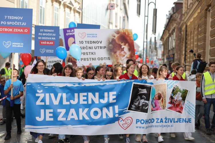 Napovedan protishod ni ustavil množice zagovornikov življenja