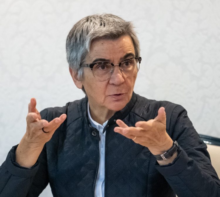 Dr. Jadranka Rebeka Anić: “Pomembno je, da se naučimo prepoznati duhovno zlorabo in se pravočasno odzvati.”